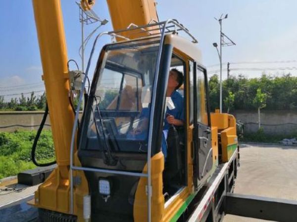 常州市吊车出租_吊车出租前要确定吨位